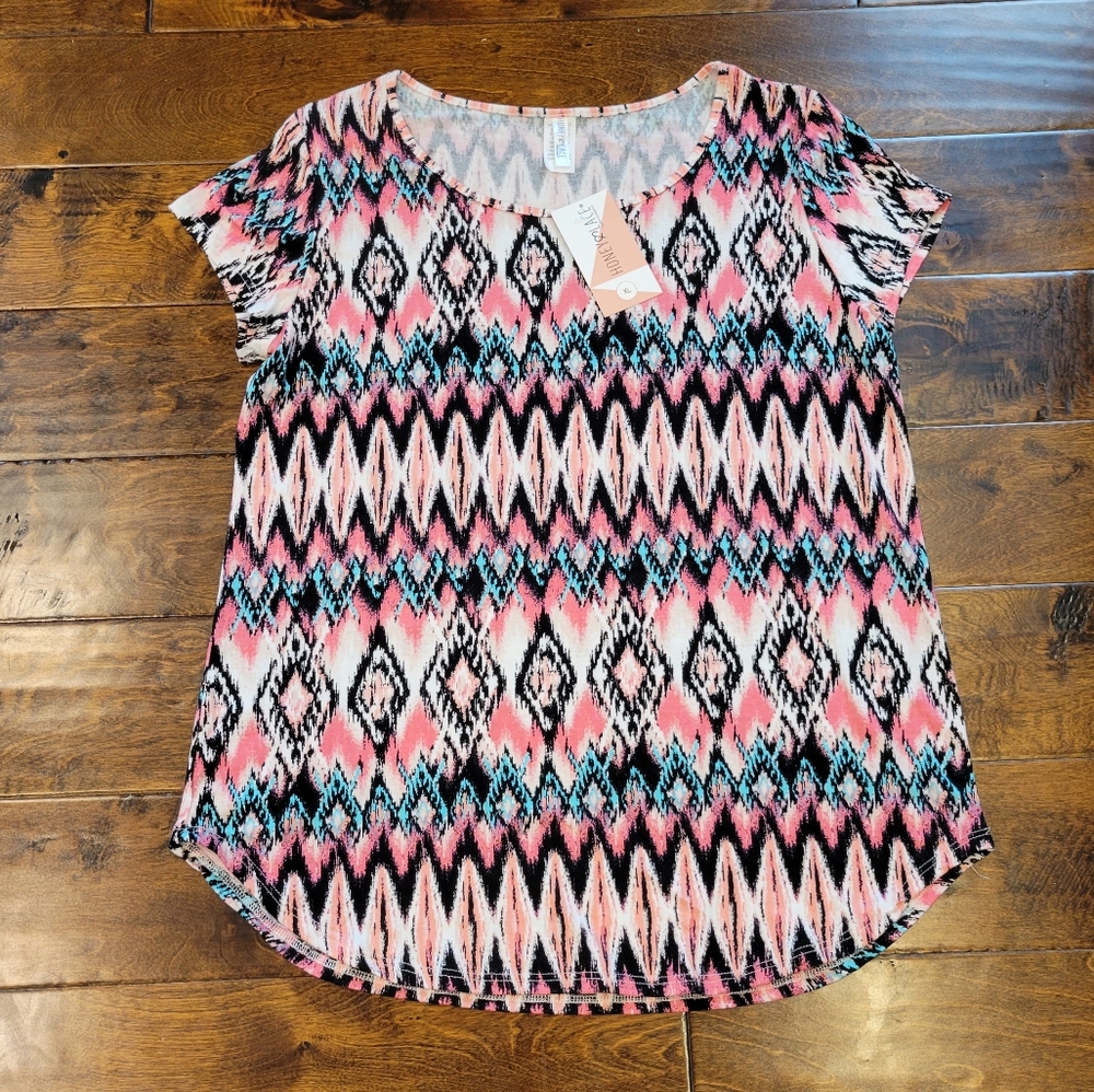 NWT Honey & Lace Top Size XL